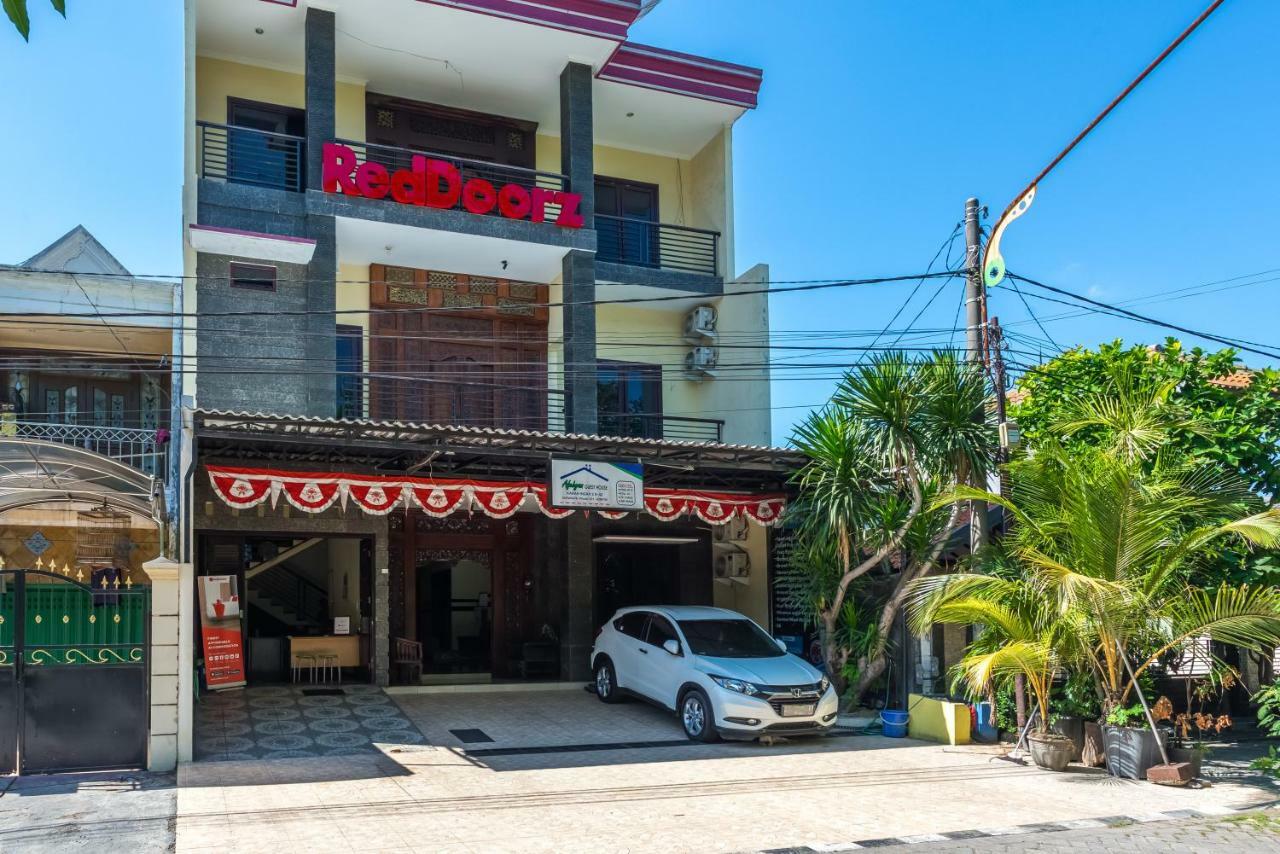 Hotel Reddoorz Syariah @ Ketintang Surabaya Exterior foto